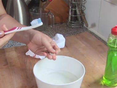 How to clean gemstone jewellery